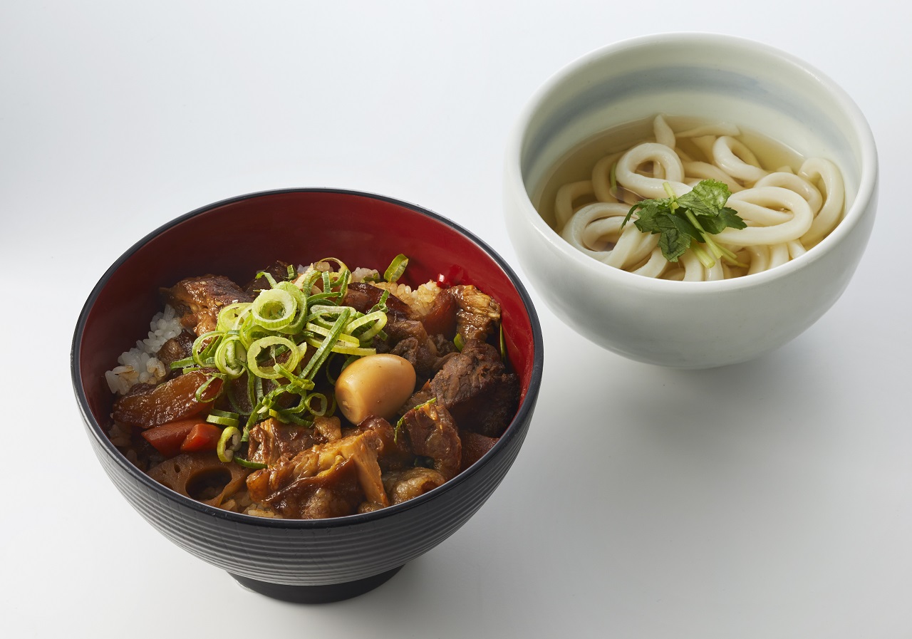 「牛すじちゃんこ丼」